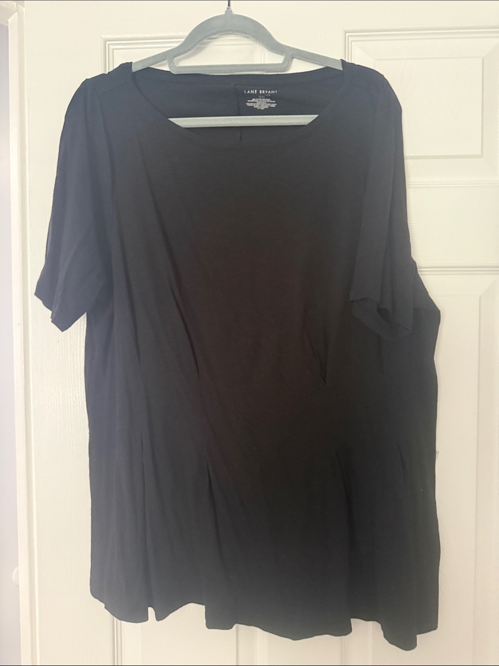 Lane Bryant Black Short Sleeve Scoop Neck Tee - Classic Fit